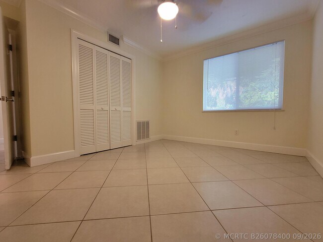 Building Photo - 1727 Jimmy Buffett Mem Hwy