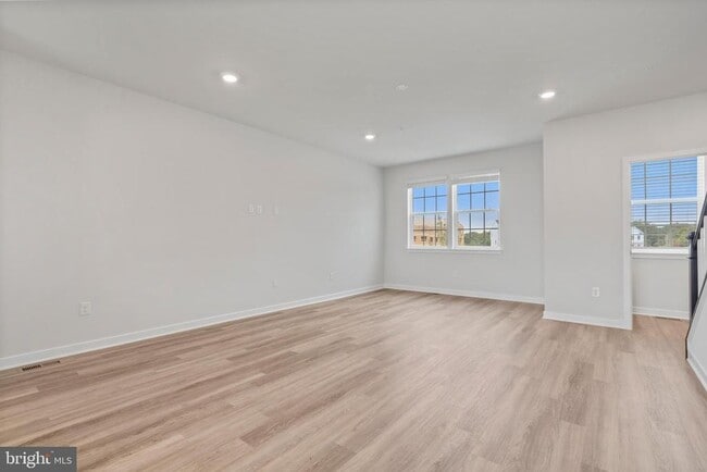 Building Photo - 16639 Green Glade Dr