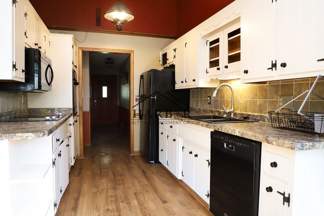 Building Photo - 3504 Ogden Ct NE