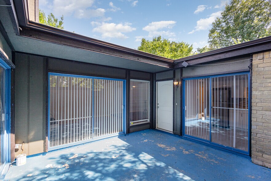 Building Photo - 4665 Country Creek Dr