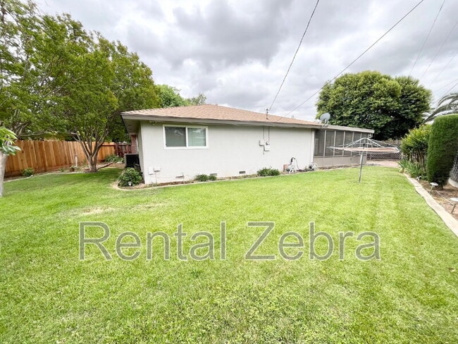 Building Photo - 2661 Hoover Ct