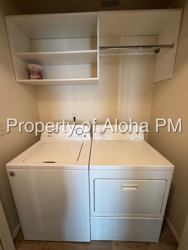 Building Photo - 1037 W Pine Ave