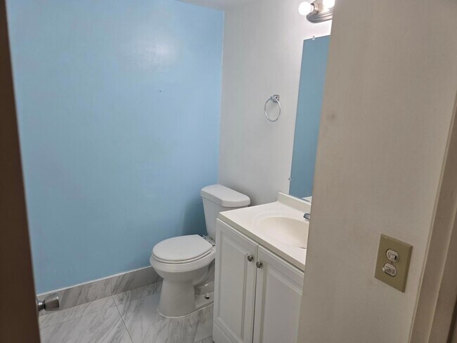Building Photo - 151 SW 134th Way