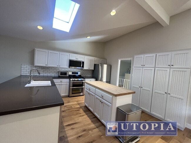 Building Photo - Bright Sunny 3-Bedroom House in Rio Del Mar
