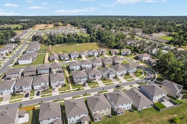 Building Photo - 1386 NW 132nd Cir