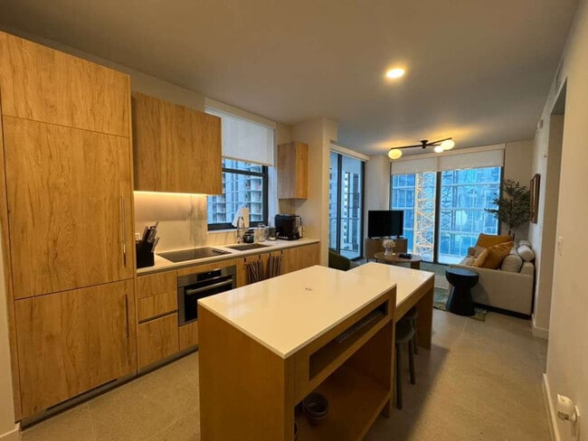 Building Photo - 11 NE 6th St