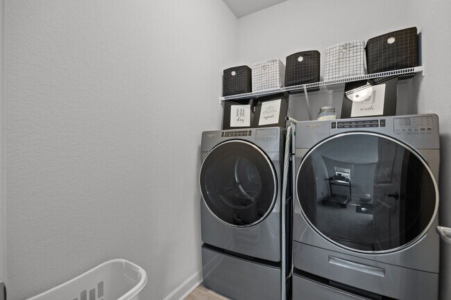 Building Photo - 2250 Captiva Ln