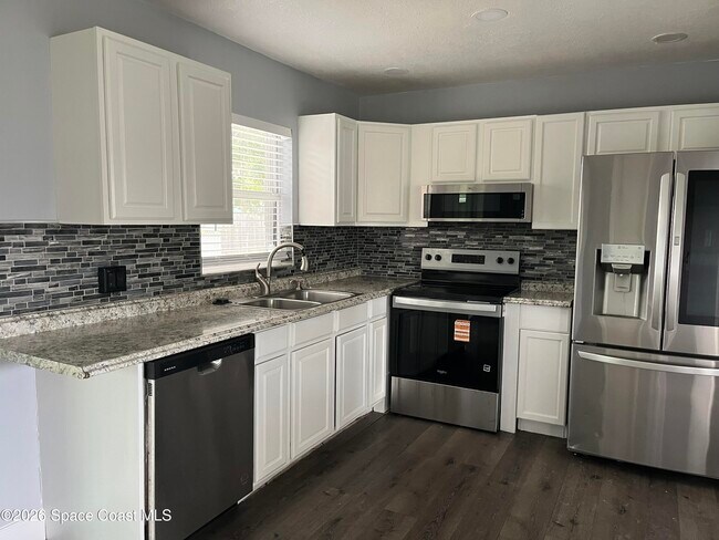 Building Photo - 914 Westwood Dr