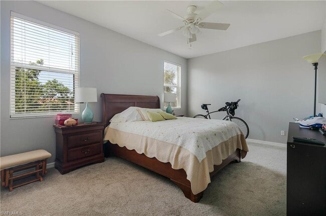 Building Photo - ** 4 Bed/3.5 Bath Single Family ~ 2 Car Garage Single Family Home ~ Lake Views **