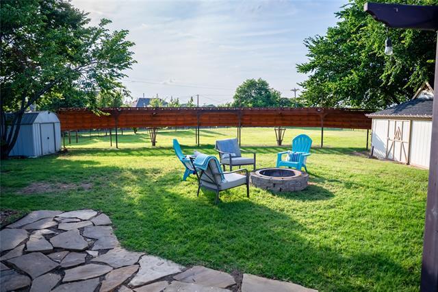 Primary Photo - 16435 Red Oak Cir N