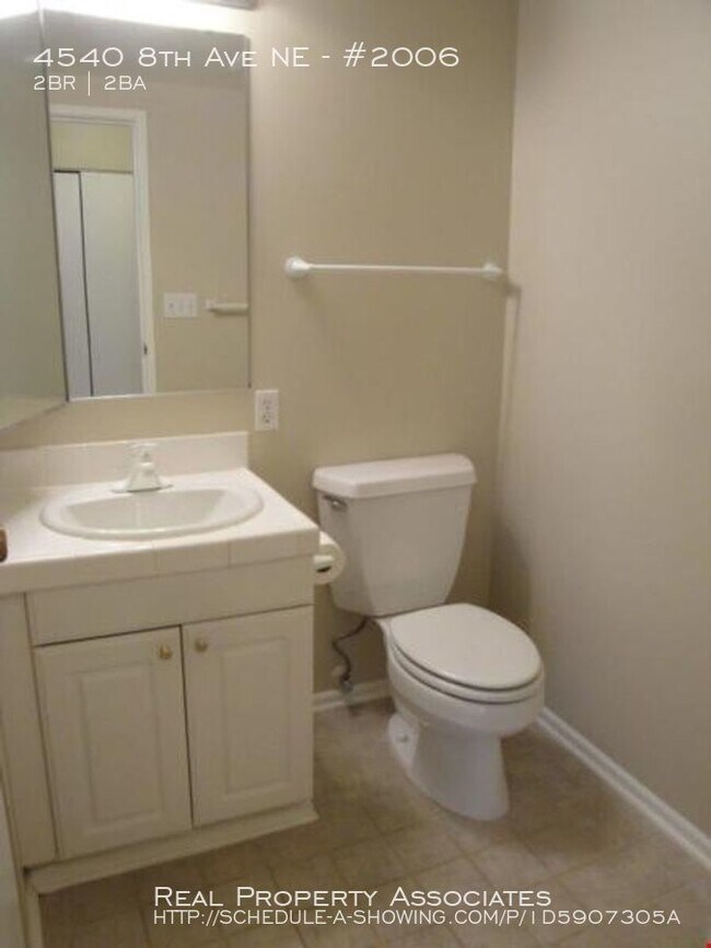 Building Photo - 4540 8th Ave NE