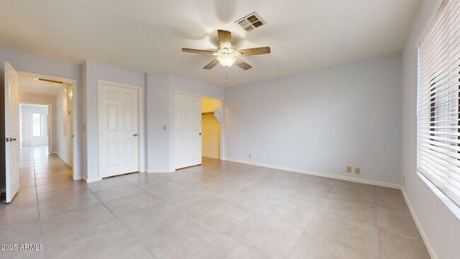 Building Photo - 9814 W Menadota Dr