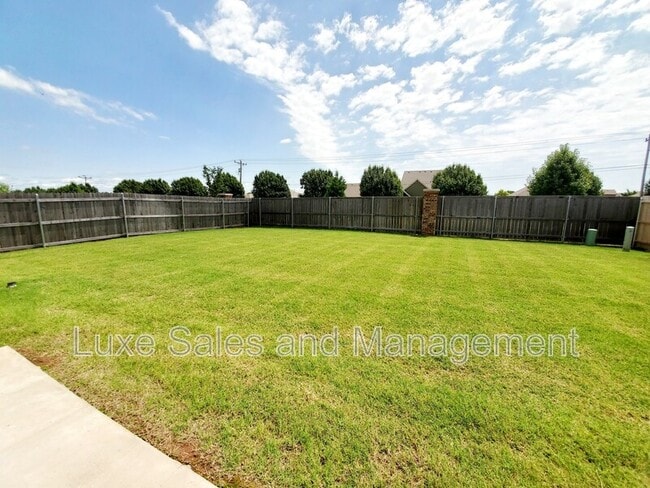 Building Photo - 10608 Glover River Dr