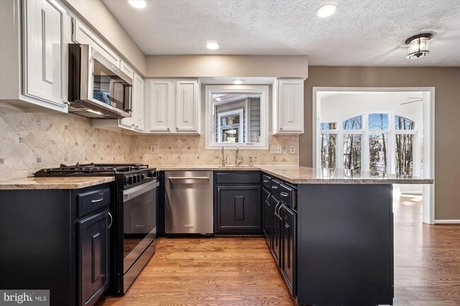 Building Photo - 4623 University Dr