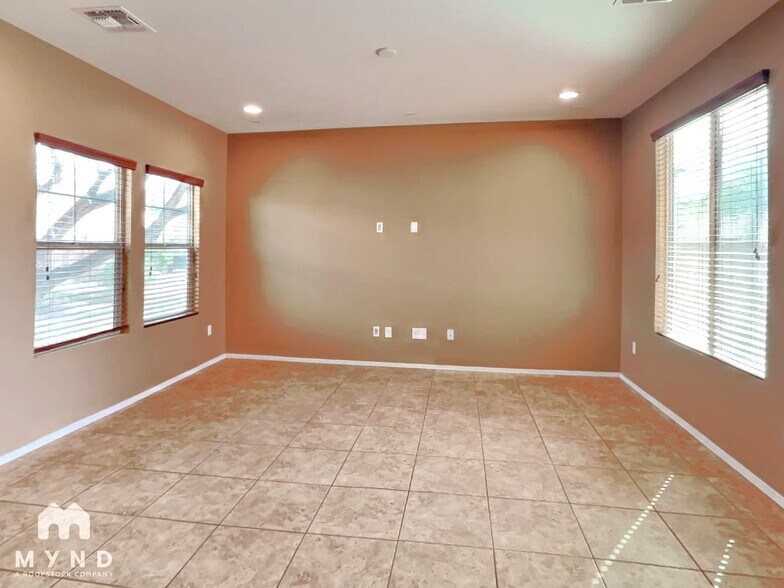 Building Photo - 10991 E Midnight Moon Ln