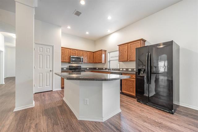 Building Photo - 508 Maplewood Dr