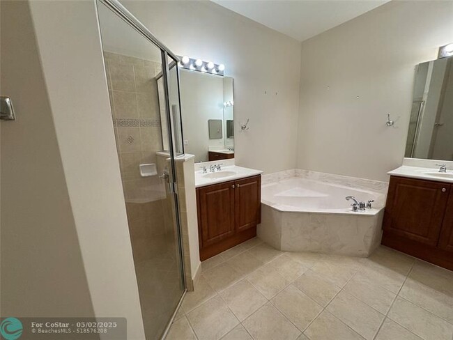 Building Photo - 2565 Stockbridge Square SW