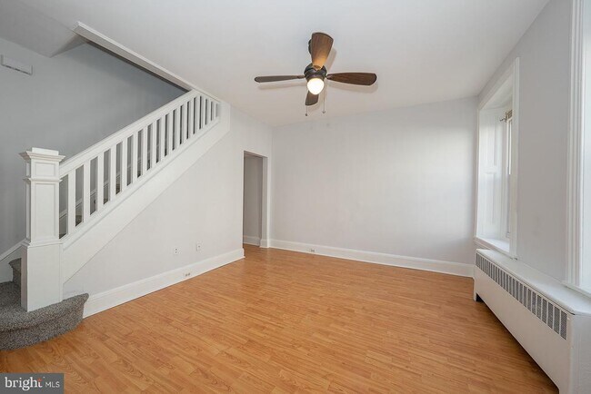 Building Photo - 217 Dupont St