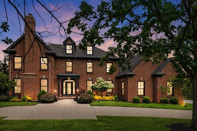 Building Photo - 678 Canterbury Dr