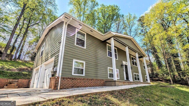 Primary Photo - 2510 Cove Rd