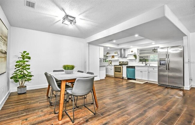 Building Photo - 112 Hillcrest Dr