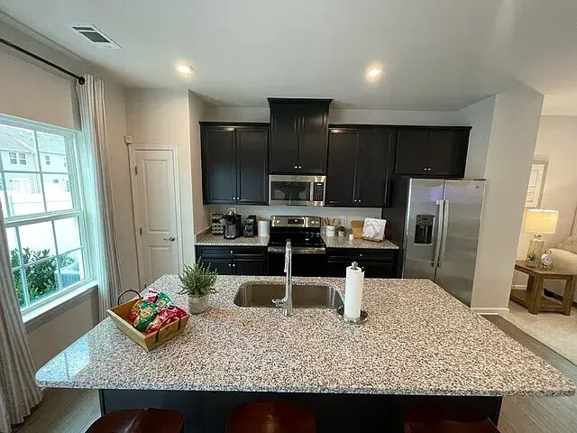 Building Photo - 420 Park Ave