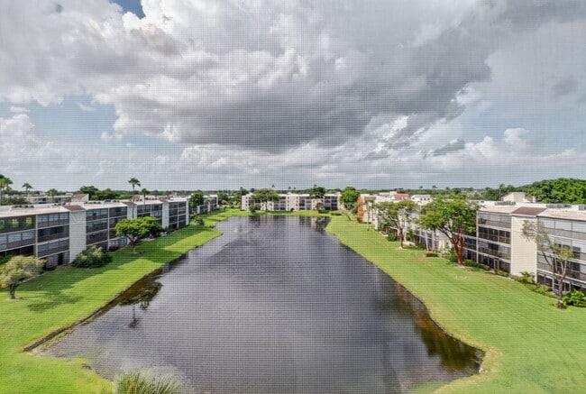 Building Photo - 14460 Strathmore Ln