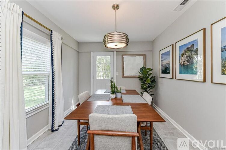 Building Photo - 4201 Seaforth Dr