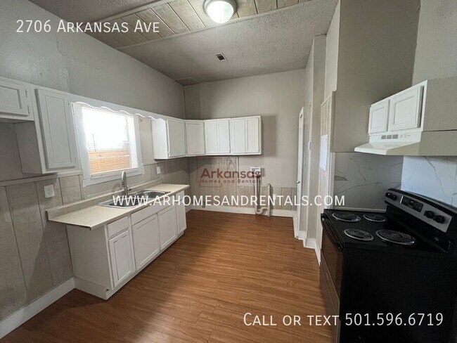 Building Photo - 2706 Arkansas Ave