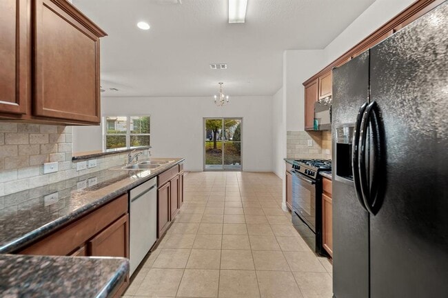 Building Photo - 1620 Bryant Dr