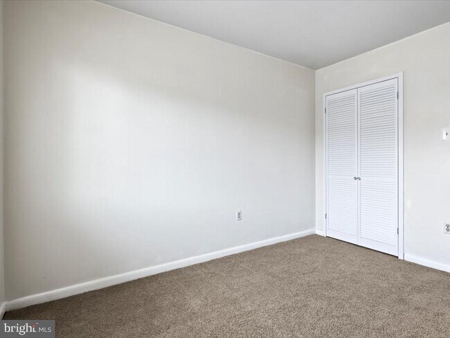 Building Photo - 8633 Madera Ct
