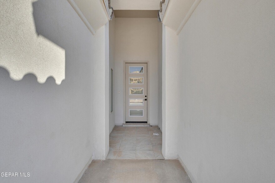 Building Photo - 12716 Middlesbrough Ave