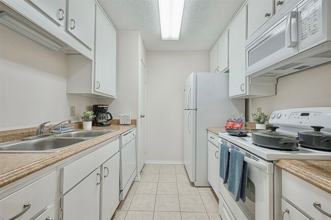Building Photo - 7900 N Stadium Dr