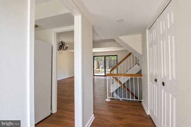 Building Photo - 6049 Forrest Hollow Ln