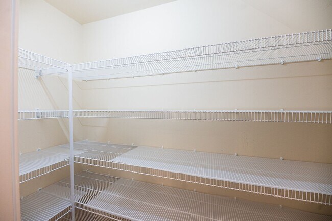 Building Photo - Beautiful 3Bed/2.5Bath Townhome located in Kernersville at Welden Village