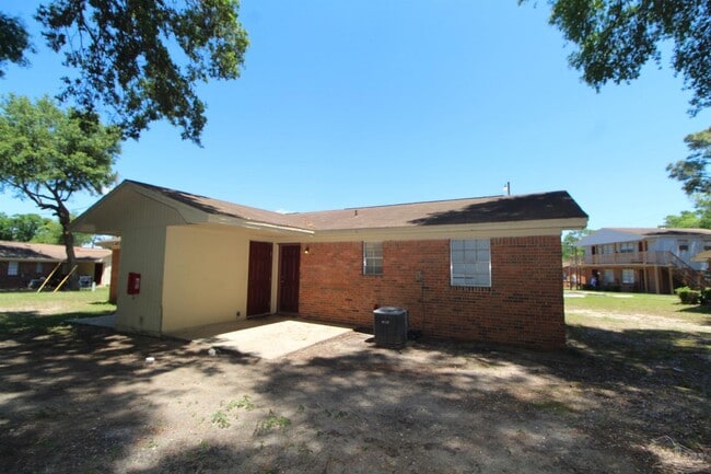 Building Photo - 10151 Guidy Ln