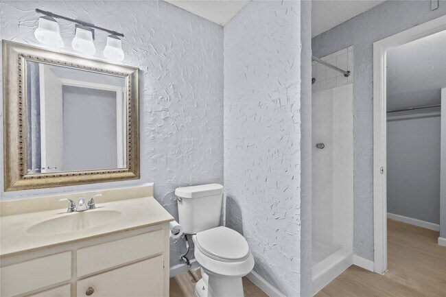 Building Photo - 12528 Wellington Park Dr