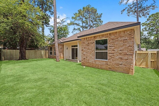 Building Photo - 327 Paradise Ln
