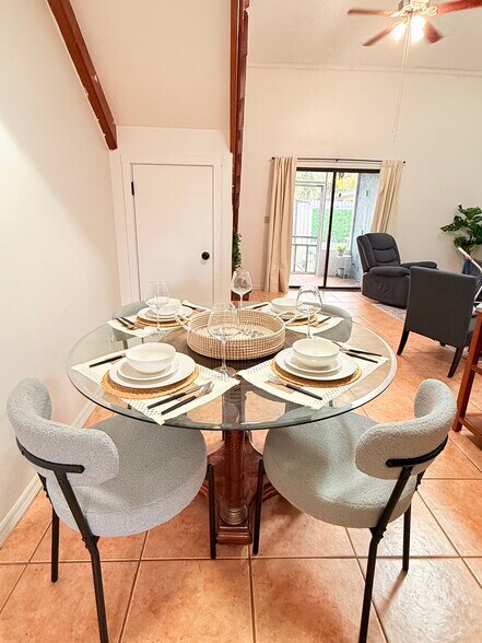 Building Photo - 387 Knox McRae Dr