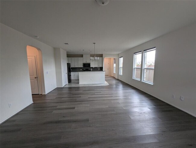 Building Photo - 612 Ayinger Ln