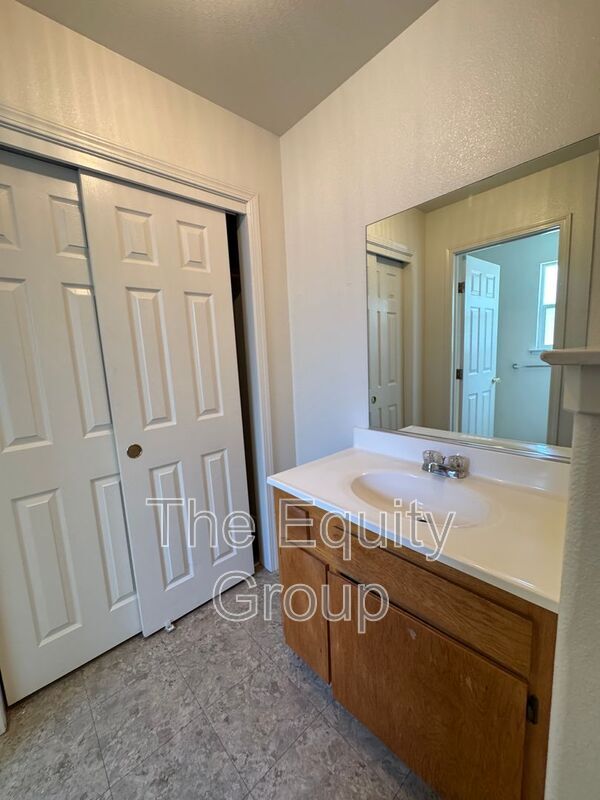 Building Photo - 1336 S Santa Fe St