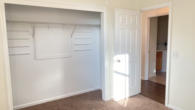 Building Photo - Riverbank