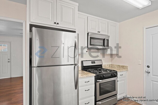 Building Photo - 431 42nd St