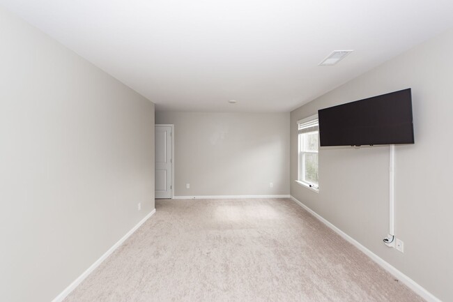 Building Photo - 4 Bedroom 2.5 Bath House in Grand Oaks Pla...