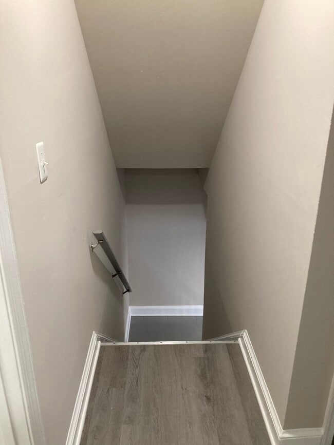 Building Photo - 1605 Addison Rd S