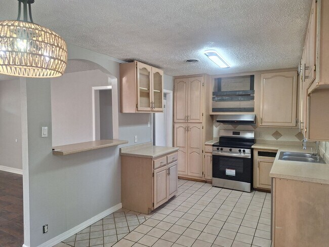 Building Photo - 1225 Harrison Ln