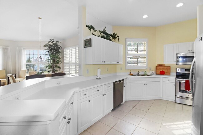 Building Photo - Triano Seasonal Condo for Rent