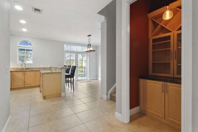 Building Photo - 3211 Estancia Ln