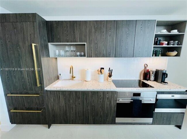 Building Photo - 159 NE 6th St