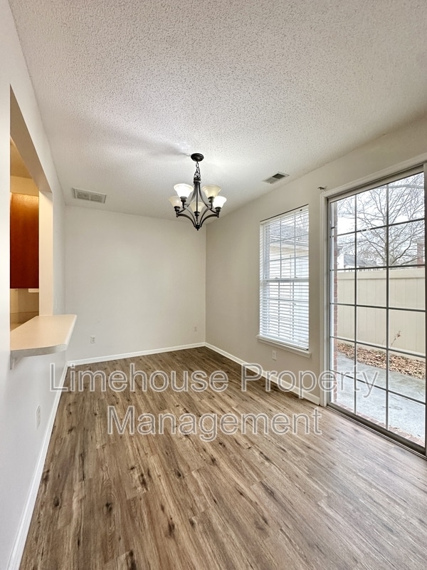 Building Photo - 5872 Ludington Dr